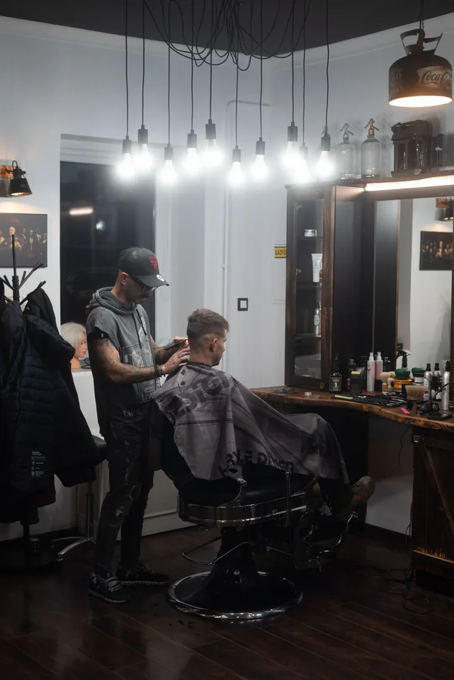 Pillanat a Geronimo’s Barber Shopból