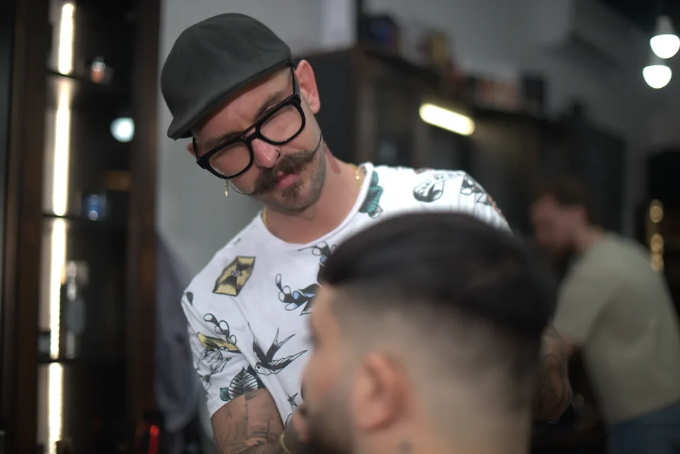 Pillanat a Geronimo’s Barber Shopból